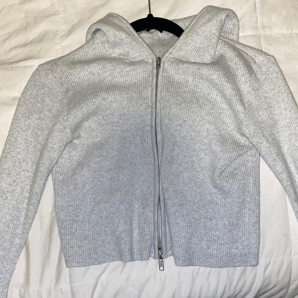 brandy melville cropped sweater
